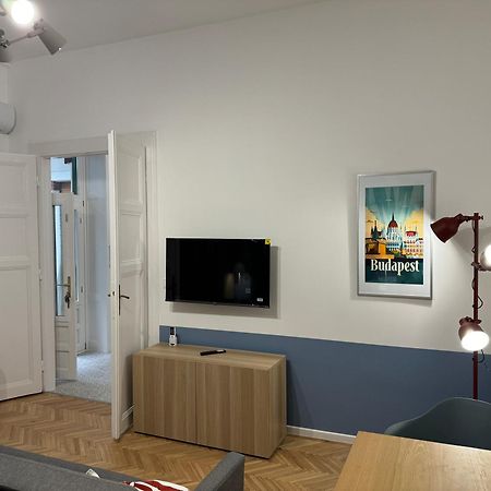 Designer Downtown Apartment Budapest Luaran gambar