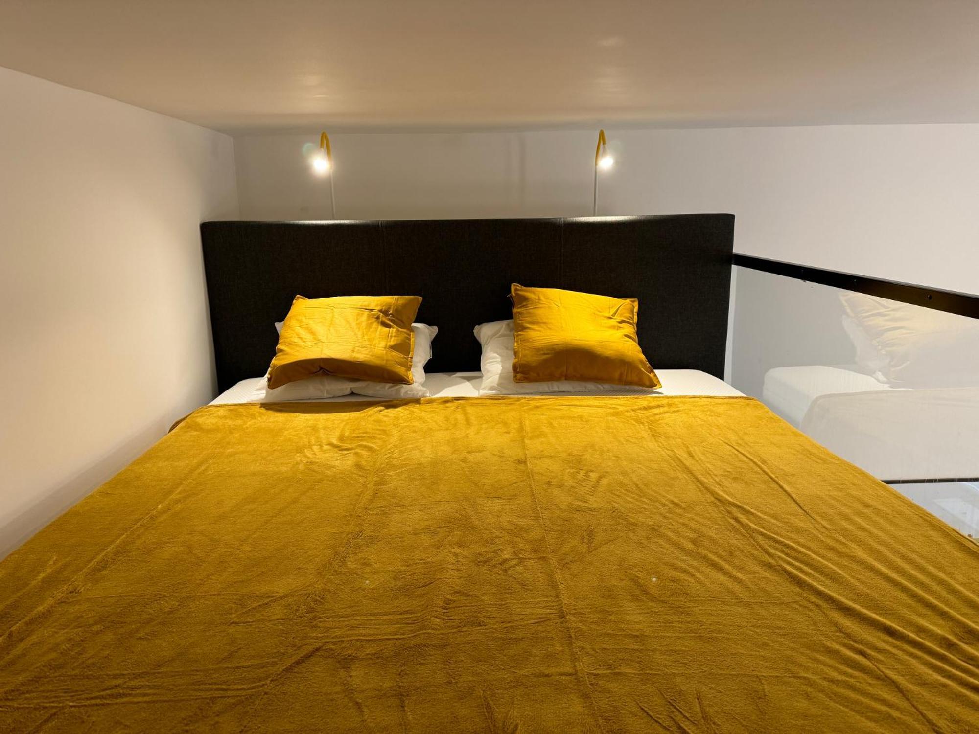 Designer Downtown Apartment Budapest Luaran gambar